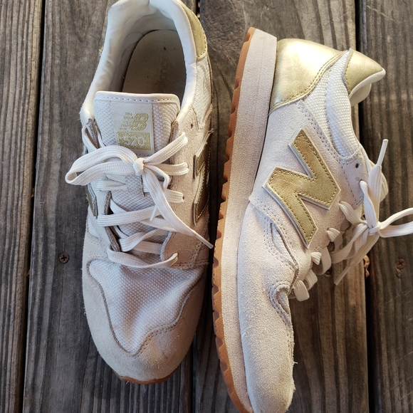 new balance 560 gold